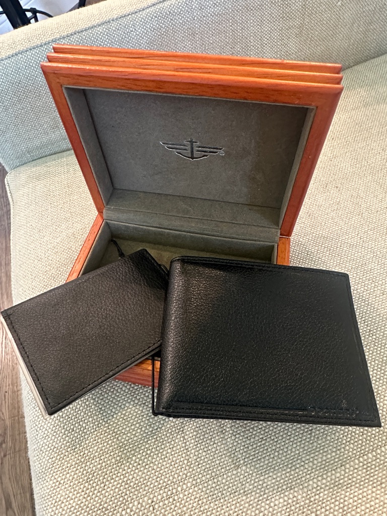 Dockers Black Leather Bifold Wallet With Removable Card Case New In Wooden Box